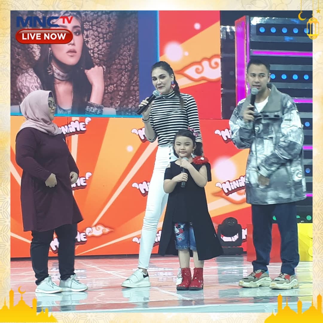 Official_MNCTV's tweet photo. MINIME Wanna be Ayu TingTing dan Nisa Sabyan
.
.
Naah kira -kira memurut ShowtimeMania, siapa yang lebih mirip nih? So Stay tune di #ItsShowtimeINA https://t.co/29hPAGghFC