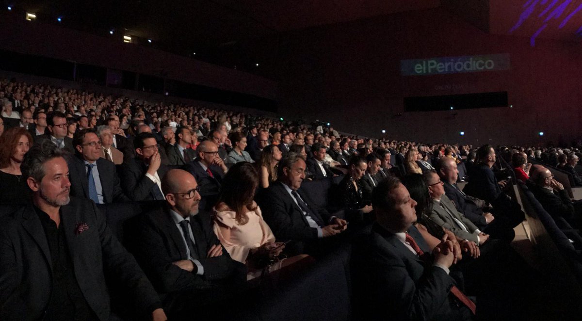 ajezaragoza's tweet photo. #soyAJE Varias compañeras de la #JuntaAJE asistieron a la Gala #aragoneses2019 organizada por @periodicoaragon Nuestra sincera enhorabuena a todos 👏🙌 https://t.co/DdZ2wH0uhG