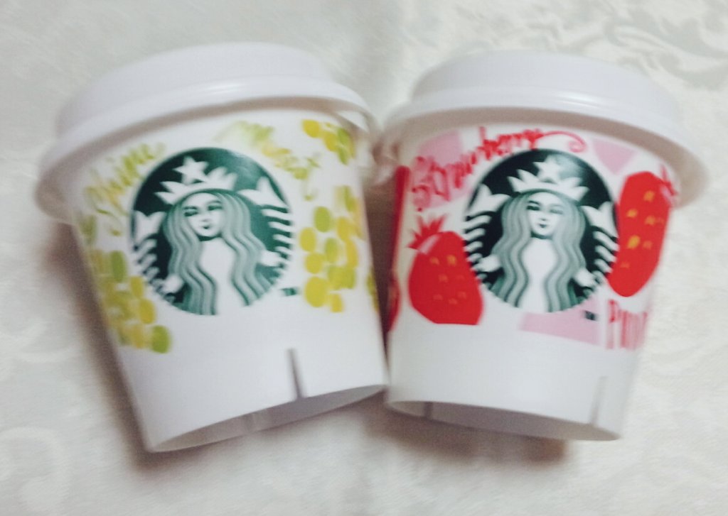 lockenbooth's tweet photo. #スタバ の #ストロベリープリン 🍓と #シャインマスカットプリン 🍇
おいしかった🍮あまり期待してなかったけれど、苺ソース🍓もあって、柔らかめのプリン🍮
#strawberrypudding
#shinemuscatpudding
#starbucks https://t.co/mIOLXD8biW