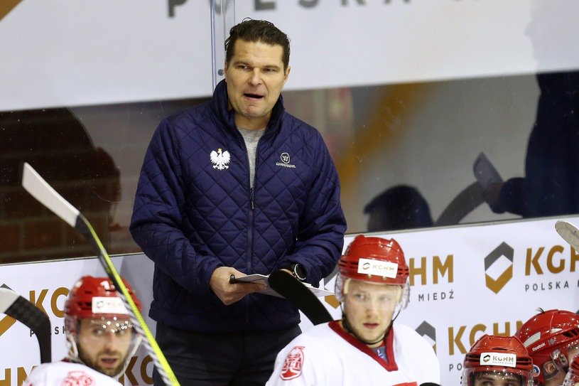 SportINTERIA's tweet photo. Selekcjoner hokejowej reprezentacji Tomek Valtonen postawił diagnozę po MŚ i opowiada, co jest jedynym ratunkiem dla naszego hokeja ❗️⬇️
https://t.co/0bil9gAHDu https://t.co/KQ5Y6HeXpK