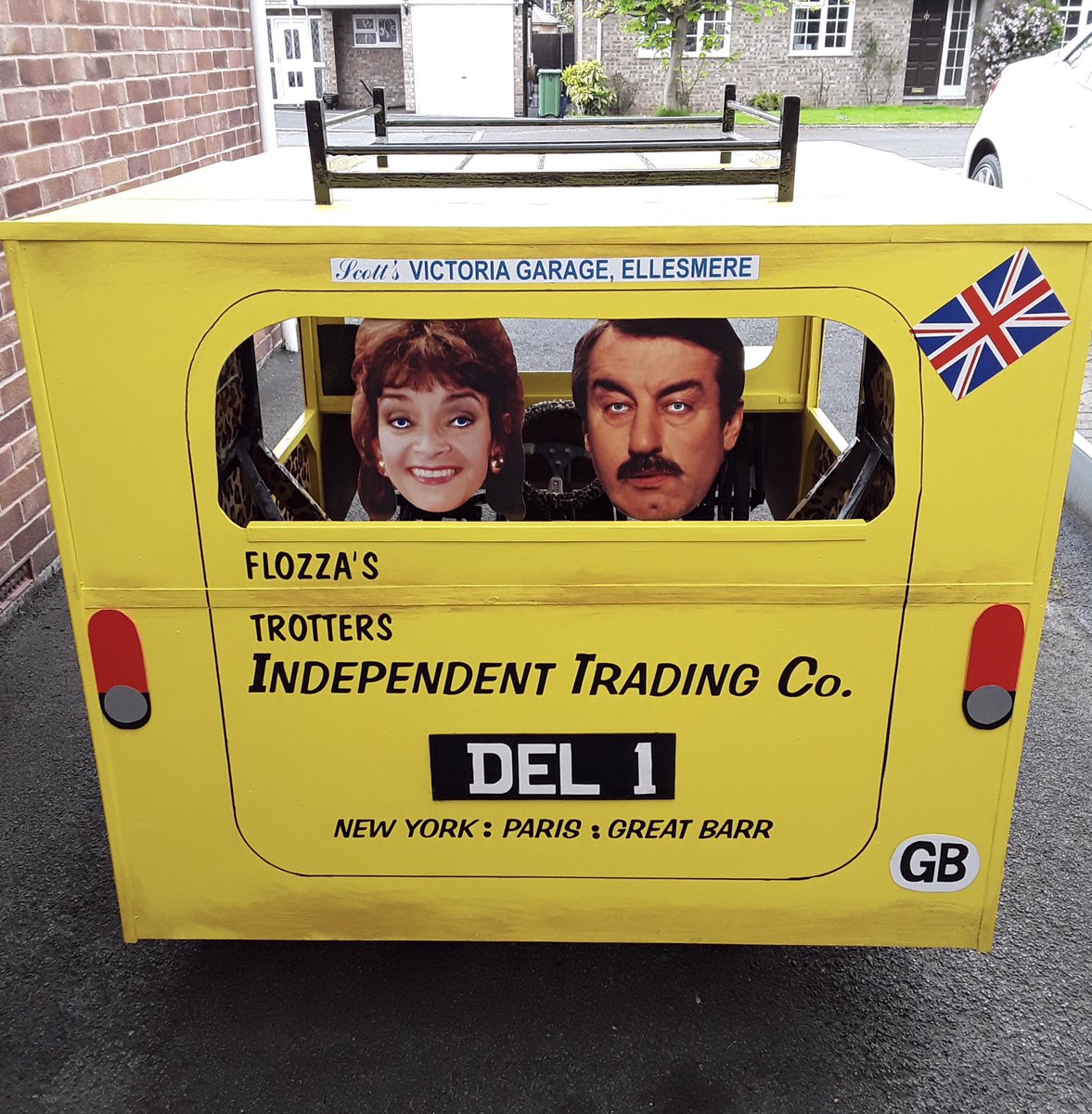 @BeingBoycie @SueHolderness All ready for Shrewsbury Wacky Races 🏁 #shrewsburywackyraces - Sunday 26th May - The Quarry, Shrewsbury, 10am. We would love to see you there. #Cushty 🚖🚦🚧