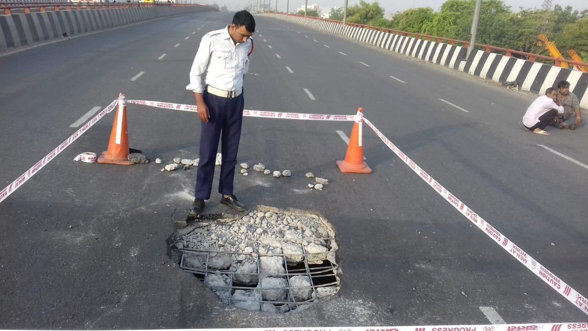 WaywordIdeas's tweet image. @mlkhattar Can’t even make a good quality concrete jungle? #herohonda #gurgaon #infraissues @timesofindia @htTweets @TheQuint @nitingadkari @PMOIndia @NHAISocialmedia #iamgurgaon 

Cc: @ninjatalli