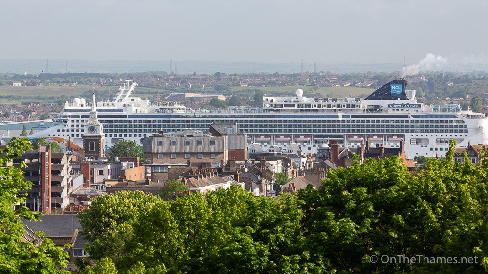 On The Thames tweet media