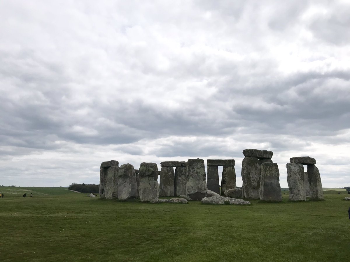 VickiExplores's tweet photo. We FINALLY went to Stonehenge. More pictures and a write up to follow ... #VickiExplores #ToTheStones https://t.co/D0je1gcksw