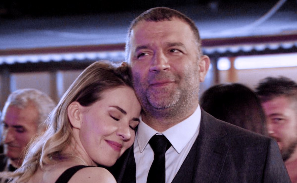 <a href="/KanalD/">Kanal D</a> <a href="/arkaasokaklarrr/">Arka Sokaklar</a> Diğerleri bilmem ama yeni bölüm için sabırsızlanan #SelMes Fandom dakikaları sayıyor 😻🙋‍♀️ #ArkaSokaklar