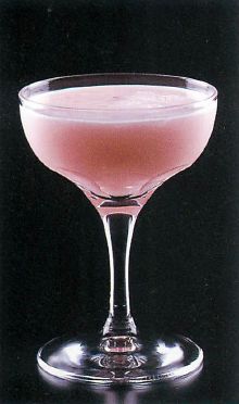 カクテル500 クローバー クラブ ドライジン ライムジュース グレナデンシロップ 卵白 17度 ピンクが鮮やかなクラブ カクテル ディナーでスープの代わりに出される の代表 クローバー クラブ Cloverclub T Co X5sb2waydr