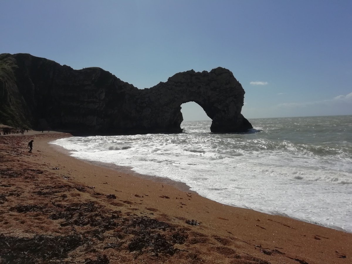 GeographyScha's tweet image. Durdle Door is one of Dorset’s most photographed and iconic landmarks. It is located on the Lulworth Estate in south Dorset and is part of the Jurassic Coast. It is an relative example of a natural limestone arch.