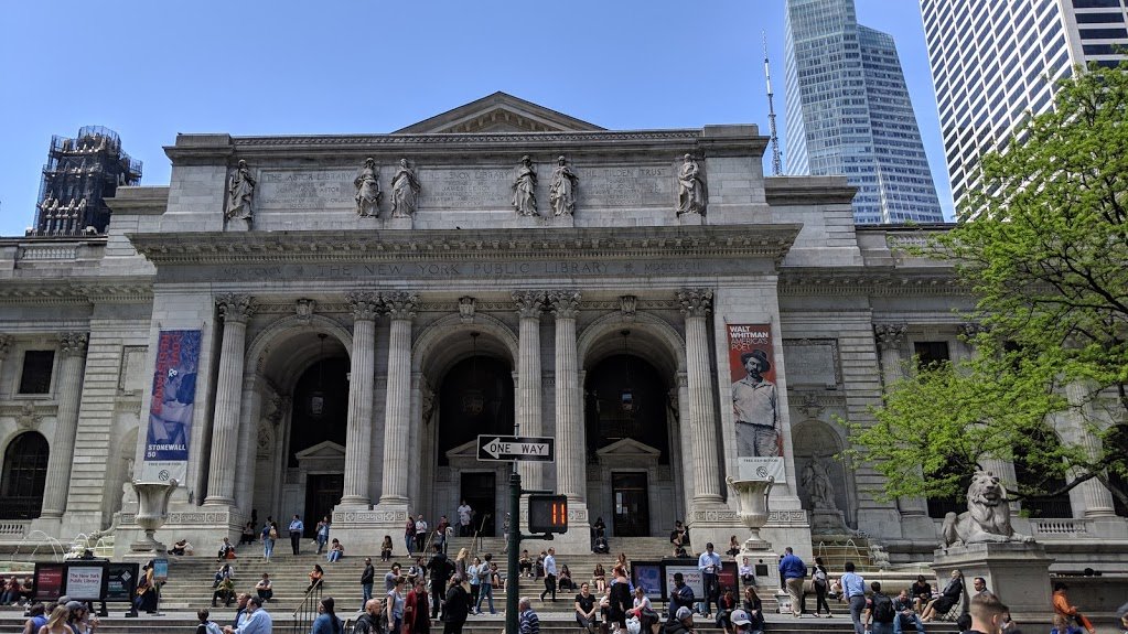 2ème journée de #learningexpedition sous le soleil à NYC ! 🌞
🇺🇸Les participants ont pu découvrir les spécificités de l'écosystème US et de NYC avec <a href="/0verflo/">Florian Benejean</a> et <a href="/AlexandraGPoint/">Alexandra GP</a> 
🍕Pizza de Joe's Pizza (meilleurs pizzas de NYC selon nous) dégustées à Bryant Park