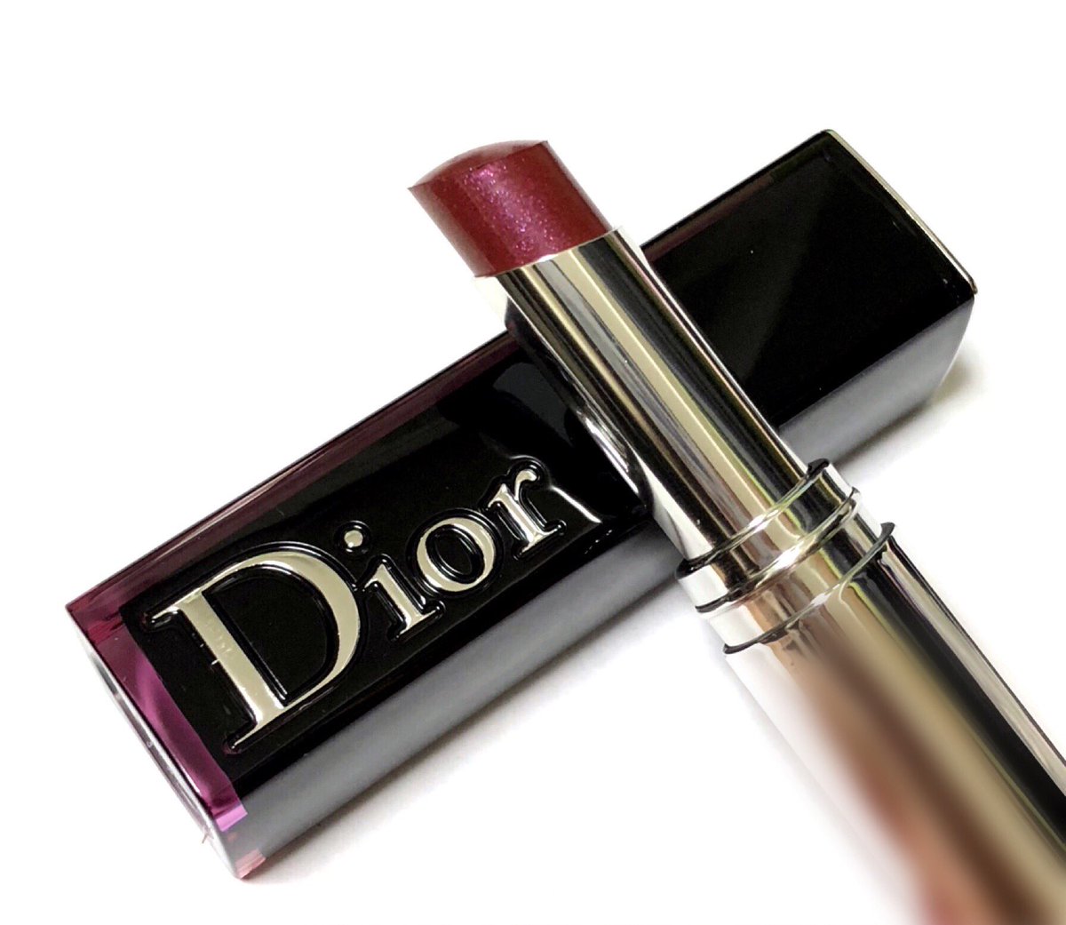 Nn Dior Addict Lacquer Stick アディクト ラッカー スティック 7 プラムブラウンに ピンクラメが尊すぎる ブラウン系リップがお好きならこれもどうですか とおススメされて購入 プラム系不安だったけど バチバチにハマってしまった 持ってない