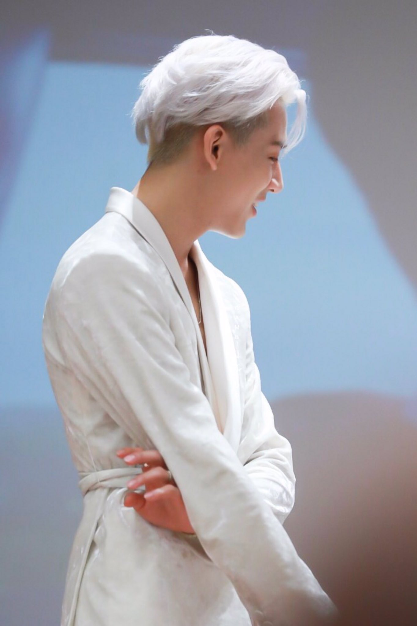 D6HNpH4UYAIY1dU.jpg:orig