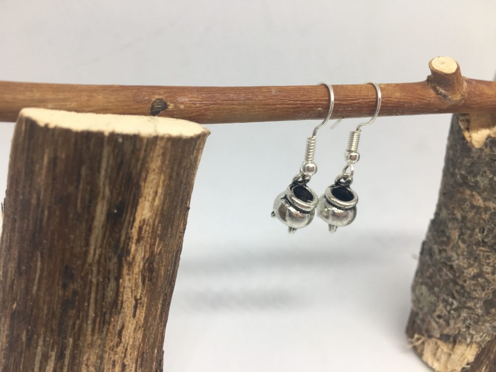 UkValhalla's tweet image. Beautiful Witches Cauldron Earrings valhallauk.co.uk/product/witche… #norse #viking #vikings #pagan #norsemythology #odin #heathen #nordic #thor #runes #paganism #valhalla #warrior #vikingstyle #beard #ragnar #norway #mythology #celtic #norseman