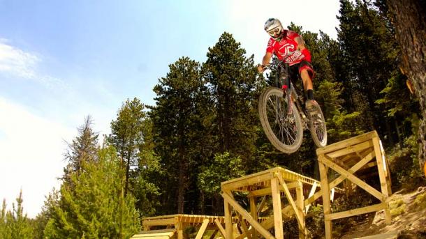 bondia's tweet photo. @palarinsal torna a oferir mil #forfets per al #BikePark al 50% #vallnord #Andorra https://t.co/iw1uyUh3PF https://t.co/JvdSJ87KHg