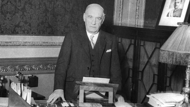 arcade_tecnico's tweet photo. Tal día como hoy, en 1883, nacía en Madrid el filósofo y pensador José Ortega y Gasset. https://t.co/i6yxs9tzmV