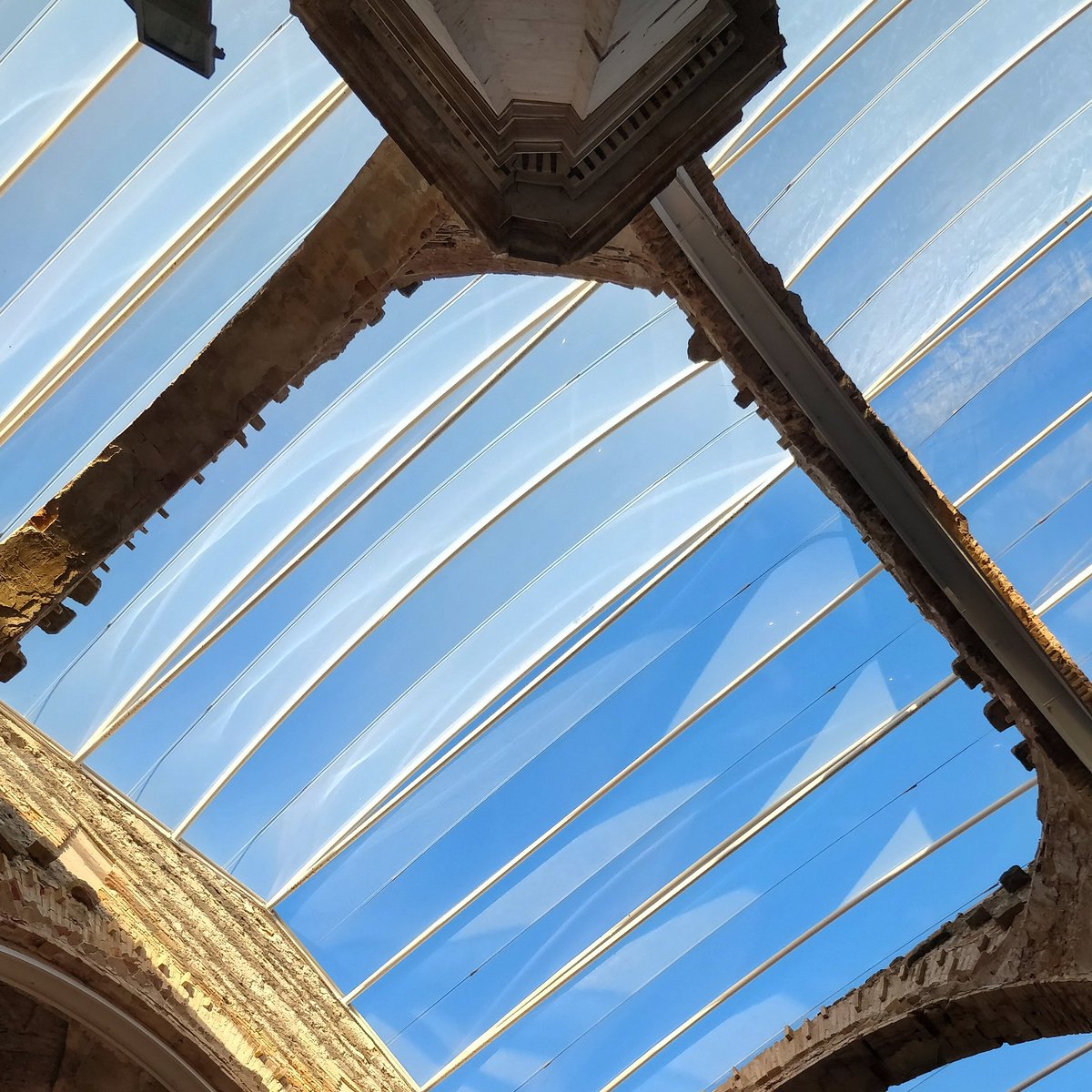 smartvila (@smartvila_) on Twitter photo Estem a les portes d'un nou cap de setmana i us proposem visitar el poble Vell de Corbera d'Ebre. Un espai on el temps va quedar aturat l'any 38 i on el silenci ens indica quins passos no hem de repetir ⛪
Viu <a href="/PobleVell/">Poble Vell Corbera</a>, #fesvila Estem a les portes d'un nou cap de setmana i us proposem visitar el poble Vell de Corbera d'Ebre. Un espai on el temps va quedar aturat l'any 38 i on el silenci ens indica quins passos no hem de repetir ⛪
Viu <a href="/PobleVell/">Poble Vell Corbera</a>, #fesvila