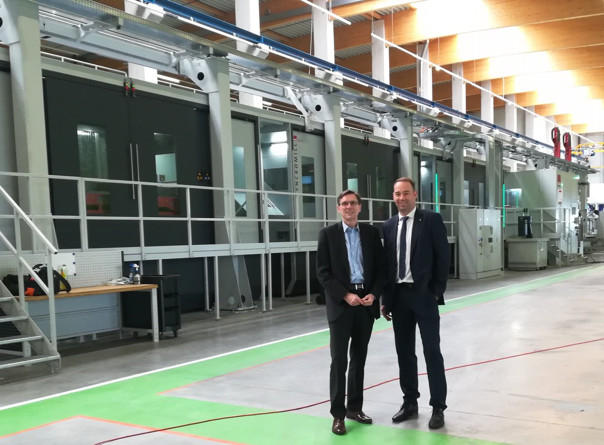 GerdGotz's tweet photo. Honored to get a sneak preview of the new, fully automized #production hall for #emobility by Rob van Gils, CEO of #Hammerer #Aluminium Industries (HAI) and member of @EU_Aluminium Executive Committee. HAI is celebrating the inauguration of the line today. #TheAluminiumEffect https://t.co/6kYRPRI8Ne