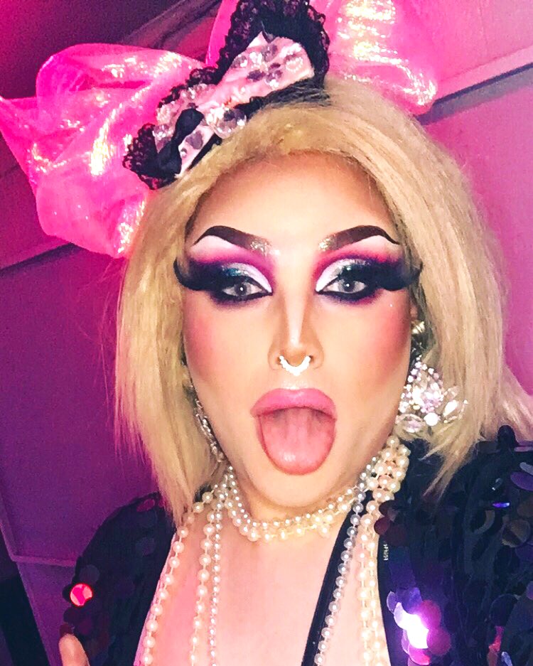 bruhitsapple's tweet photo. I’m a blonde, bimbo girl in a fantasy world 💕

This mix is dumb and it involves an #SNL skit that I always quote but no one understands...

Enjoy and share 💕

#drag #localdrag #comedydrag #dragqueen #hashtag 

https://t.co/J4IqVNEISq https://t.co/UTYHZT60SI