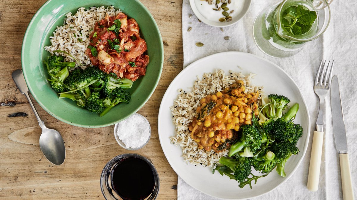 Find out all about our seasonal great tasting, plant-powered food on our main account @FarmstandUK 🌱

We're here offering a all-day menu which is 80% plant-based, 5% sustainable fish and 15% ethical meat, is made from scratch by the Farmstand team. 💚