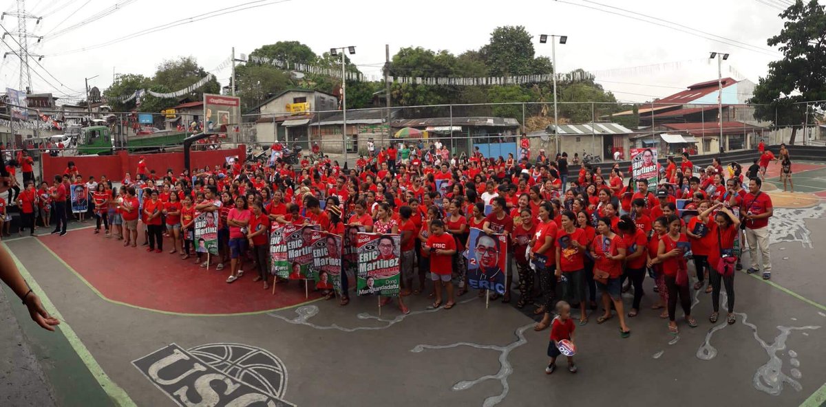 VCRedPaMore's tweet photo. Painting this town RED for CONG. ERIC MARTINEZ! βπ»β€οΈ #CongEricNeverStops
#TayoNaValenzuela sa darating na halalan, vote straight tayo sa pula! #redpamore https://t.co/5Xalxl3jEr