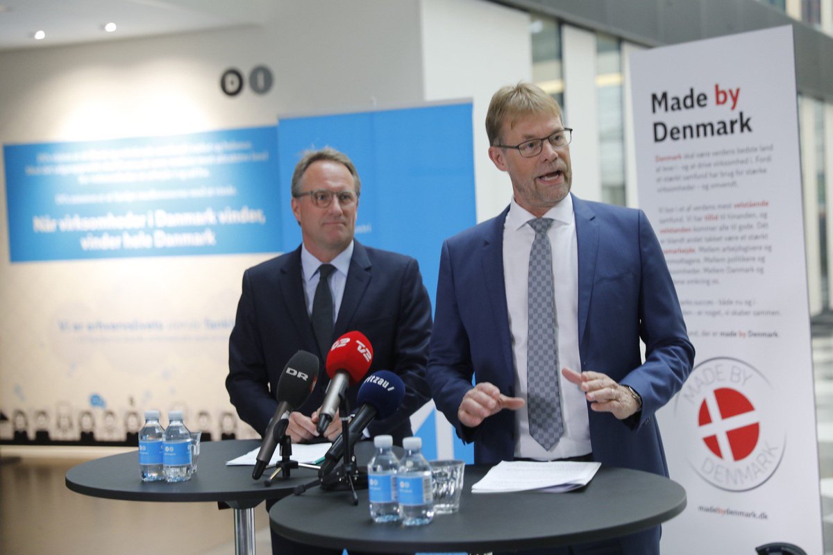 DanskIndustri's tweet image. Ny adm. direktør i @DanskIndustri er Lars Sandahl Sørensen, der kommer fra stillingen som koncerndirektør i @SAS. "Jeg glæder mig til at skabe endnu større forståelse for, hvad der skal til, for at styrke #dkbiz og vores velfærdssamfund." danskindustri.dk/di-business/ar… 📷Thomas Arnbo