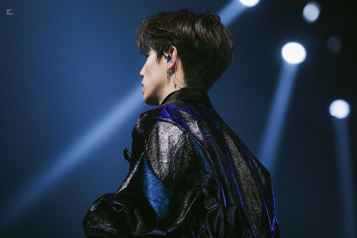 ATTACK0904's tweet photo. [HQ] 181214 MAMA

#GOT7⁠⁠⁠ ⁠⁠#갓세븐 #MarkTuan #마크⁠ #Mark #段宜恩 
#GOT7_SPINNINGTOP
#GOT7_BETWEEN_SECURITY_AND_INSECURITY https://t.co/PEEPVbKyBk