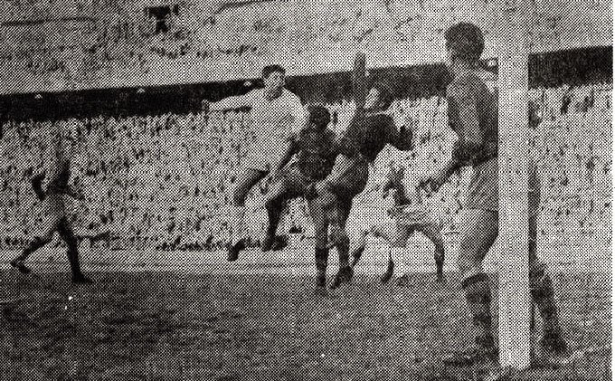 TimemachineEUD's tweet image. Se cumplen 60 años de la eliminatoria copera entre el @CFExtremadura y el @realmadrid  y en la radio oficial del @EXT_UD  la vamos a recordar, junto con los partidos ante el @RealZaragoza , todo ello a partir de las 20 horas en #EUDRadio.