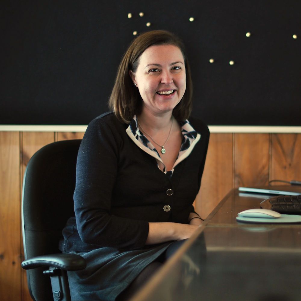 avenueyack's tweet photo. Bronwyn is founder and director of @benicreative, a graphic design business now in it’s 11th year ✏️🖍️🖌️ She loves to help clients with their brand and promotional material so they can attract and grow new business 💎💎💎 #yackandandah #nevic #coworking #graphicdesign https://t.co/Z6JOOKuj2s