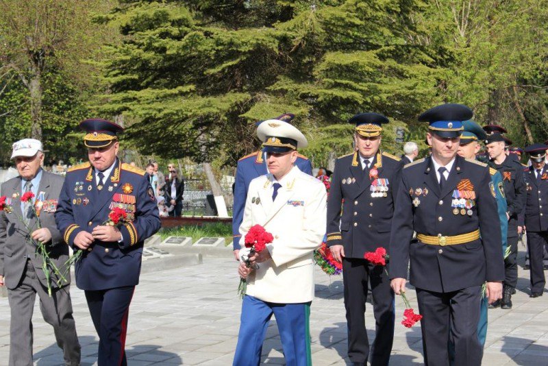 Памятные мероприятия в честь 74-ой годовщины Победы в Великой Отечественной войне состоялись на воинских мемориалах Иванова ivgorduma.ru/news/-5021?pri…