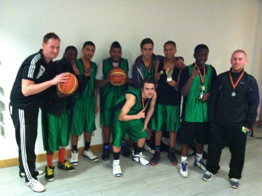 RusSmith0907's tweet photo. So we all need a coach to belive In us and make difference. This young man @WestBromBC Ziggy @StreetGames has grown to defo be an ace Role Model and leader for Sport4Good. Well done on being a finalist it’s been a long journey with @liamsheridan555 supporting you #CoachMate https://t.co/YEnAH65bNm