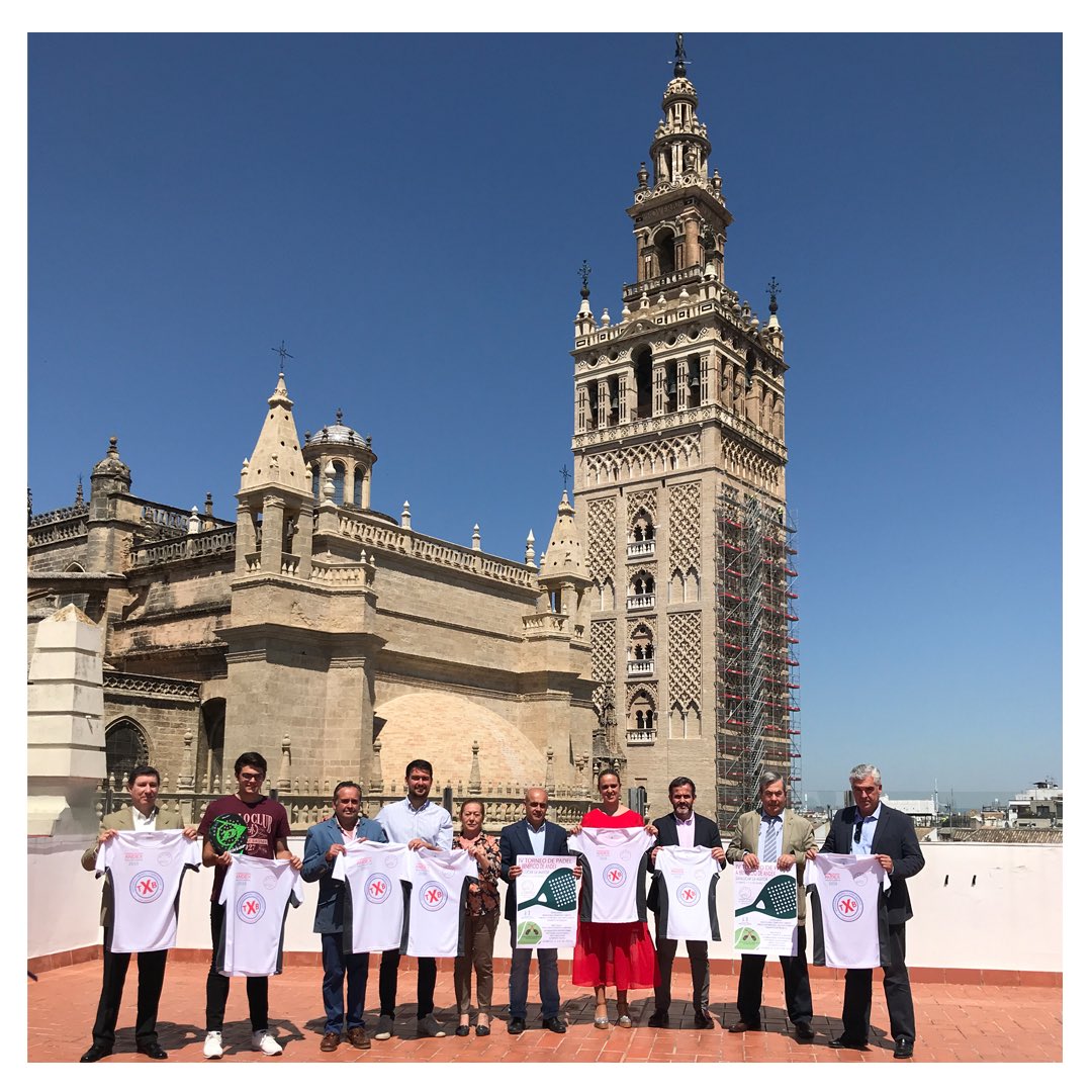 RopaLaboralTxb's tweet photo. El pasado jueves asistimos como patrocinadores a la presentación del IV Torneo de Pádel a favor de ANDEX, una Asociación dedicada a dar apoyo y asistencia a padres de niños con cáncer en toda Andalucía. @AndexSevilla https://t.co/CB2193MtDg