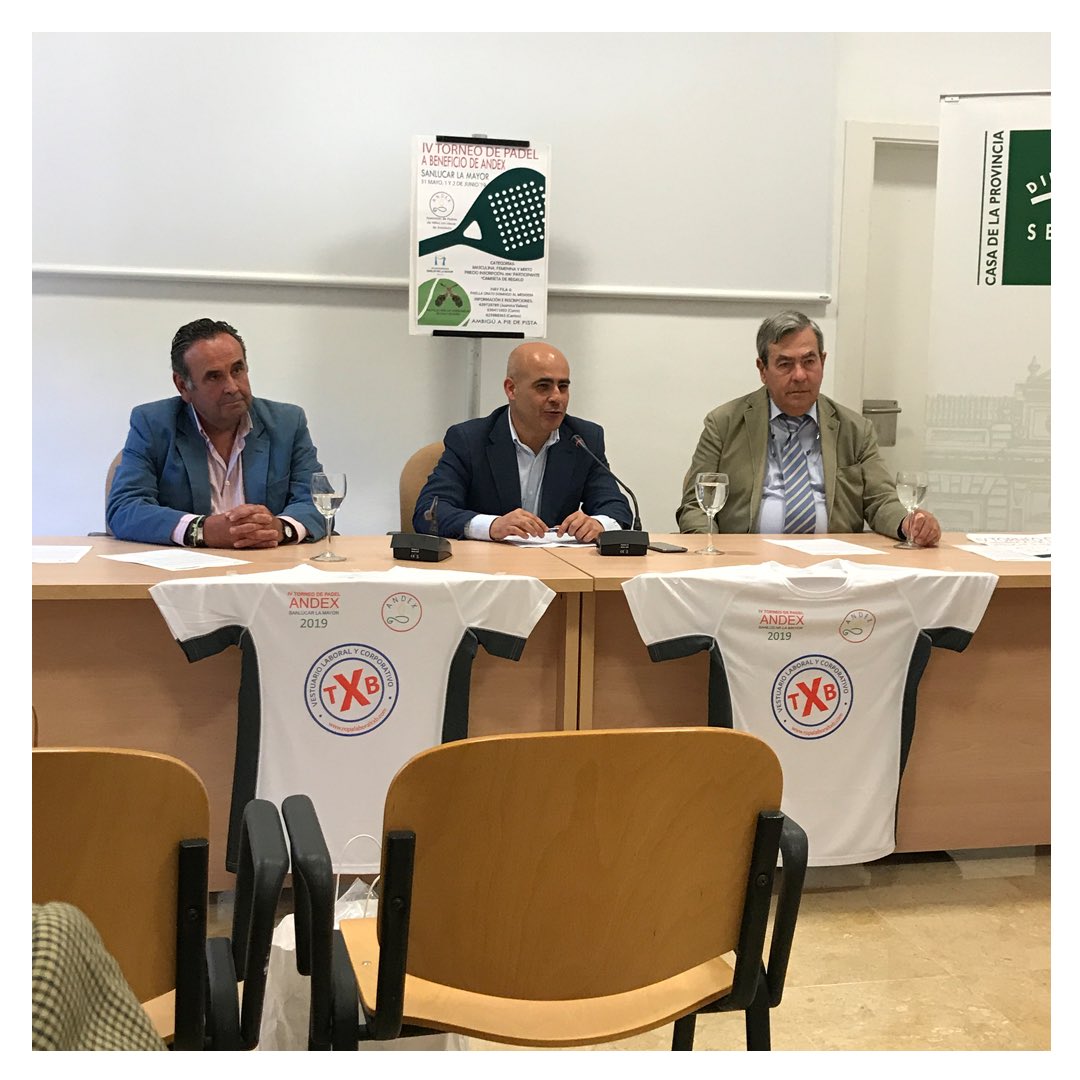 RopaLaboralTxb's tweet photo. El pasado jueves asistimos como patrocinadores a la presentación del IV Torneo de Pádel a favor de ANDEX, una Asociación dedicada a dar apoyo y asistencia a padres de niños con cáncer en toda Andalucía. @AndexSevilla https://t.co/CB2193MtDg