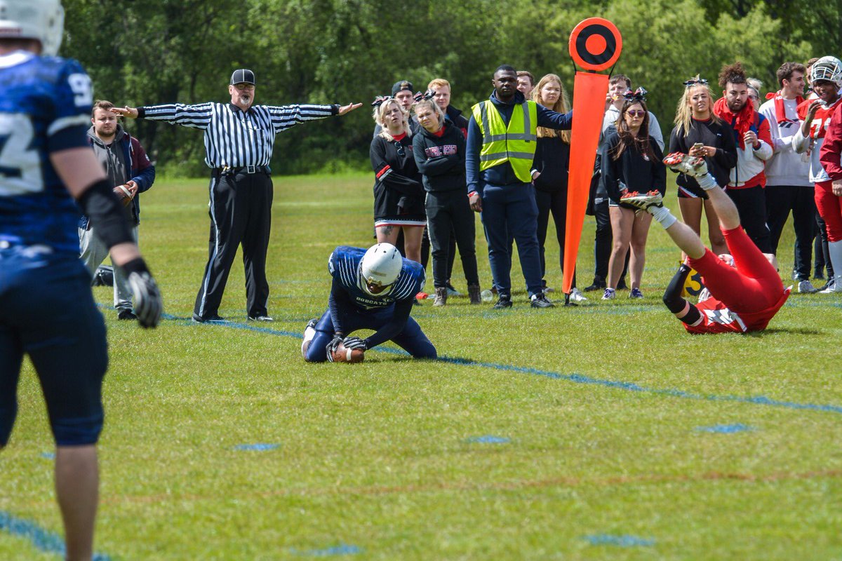 bournemouthuni's tweet photo. Congratulations to #TeamBU who officially won #Varsity 2019 yesterday against @MySolentSport with the final score coming in at 18 β 6 to BU. A huge well done to everyone who took part & thanks to those who came along to cheer on the teams. #BUvSOLENT https://t.co/LZlEiEoI60
