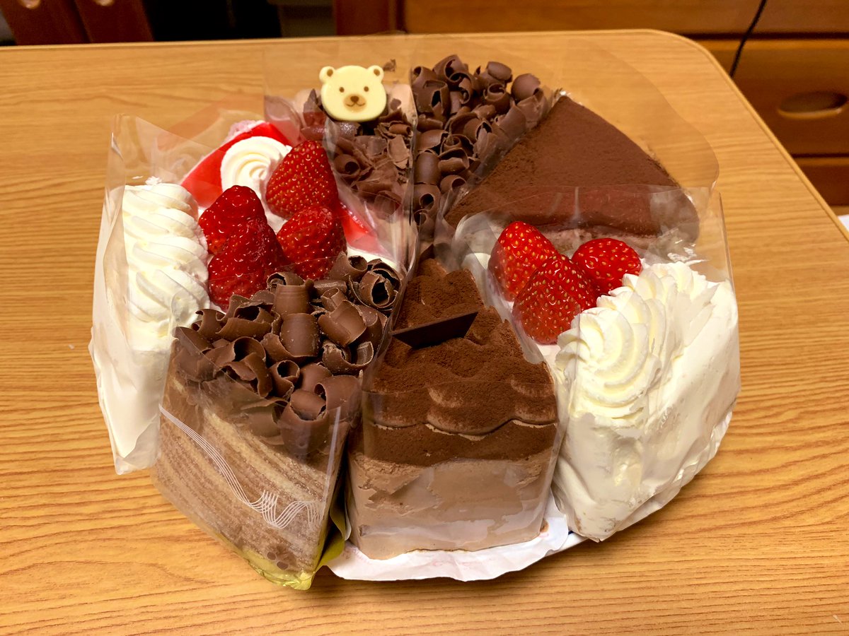 りゅんかー 彼女の誕生日いいいいいいいいいいいいいいいいいいいいい 前日に ホールがいい バラがいい と聞いたところ 色々な ケーキが食べたいって言ったので いっぱい買って並べたわ プレゼントは雑包装奴 りゅんかー 彼女の誕生日いいいいいいいいいいいいいいいいいいいいい 前日に ホールがいい バラがいい と聞いたところ 色々な ケーキが食べたいって言ったので いっぱい買って並べたわ プレゼントは雑包装奴