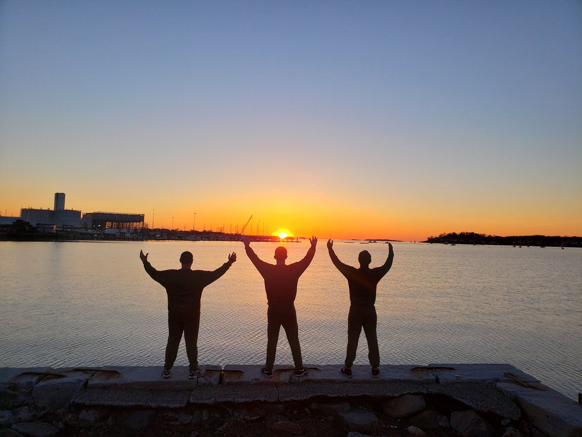 SalemJROTC's tweet photo. We only had 3 Sunrise Seekers this morning.   Anybody can drive to the water or look out a window, however if you get up, run 1.6 miles from the Salem High School and see this, you  feel better because you have earned the sunrise. Great job Cadets.   #WeAreSalem https://t.co/6pYDgsIltb