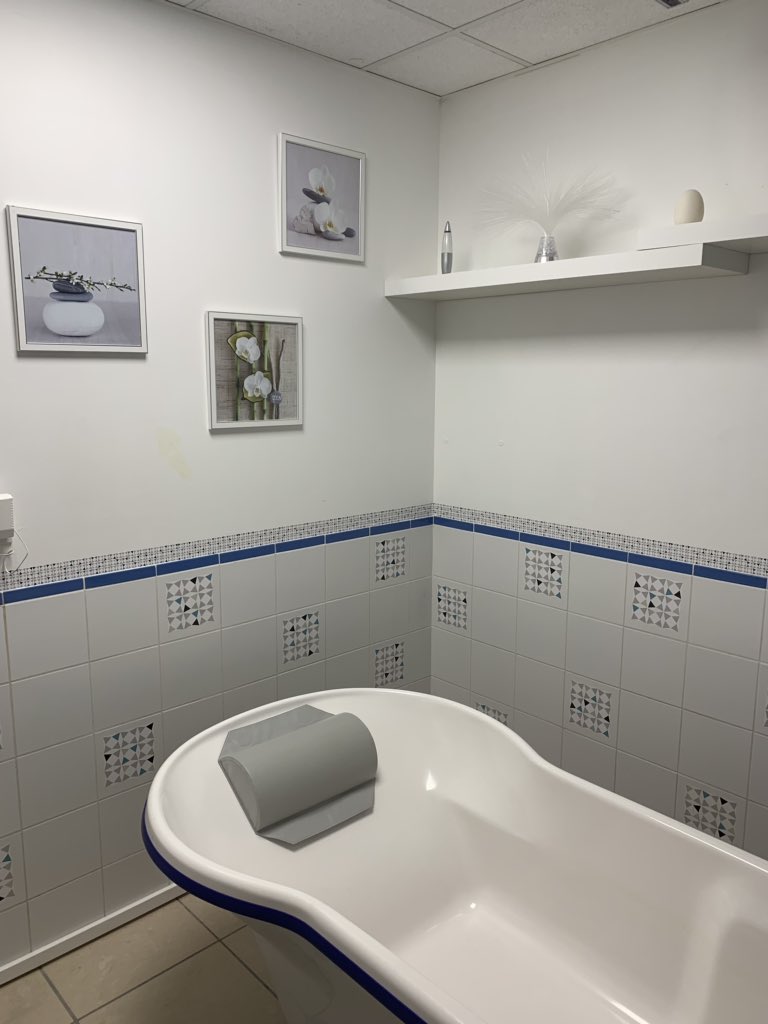 carolinelebaud's tweet photo. Envie d une séance de #balneo relaxante dans ambiance #multisensorielle? C est possible à la #résidenceduparc @Groupe_DomusVi de @VilledeMeudon ! Séances à réserver auprès de @BauerleNoemie, notre psychomotricienne ! 🧖🏼♀️🏝🛀🏻 https://t.co/rkKj9UuXjl