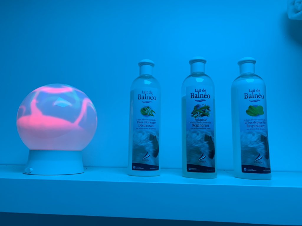 carolinelebaud's tweet photo. Envie d une séance de #balneo relaxante dans ambiance #multisensorielle? C est possible à la #résidenceduparc @Groupe_DomusVi de @VilledeMeudon ! Séances à réserver auprès de @BauerleNoemie, notre psychomotricienne ! 🧖🏼♀️🏝🛀🏻 https://t.co/rkKj9UuXjl
