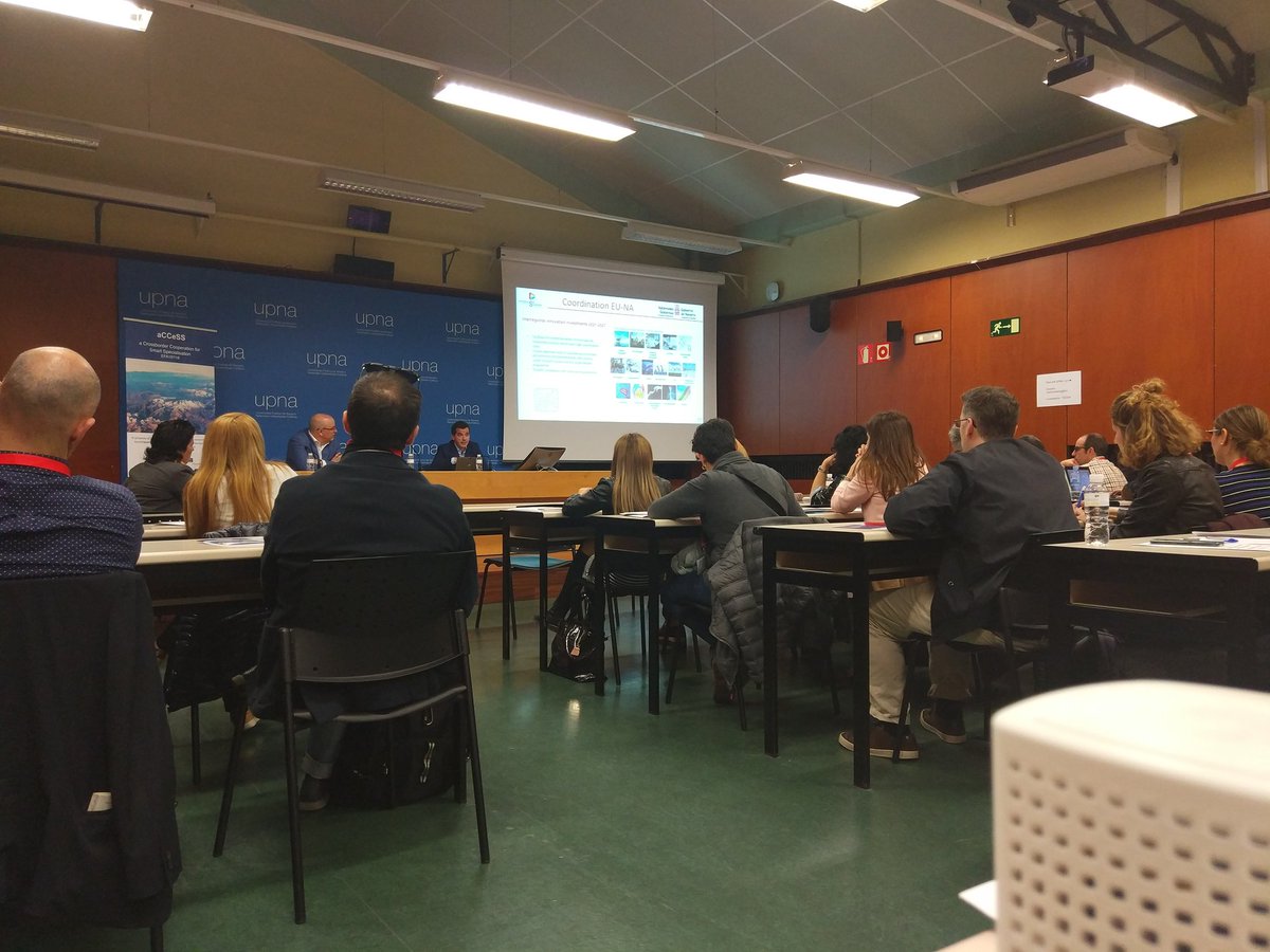 inbiot_es's tweet photo. Hoy estamos en la jornada Matchmaking en #SmartCities, organizada por la @UNavarra y en el marco del proyecto @aCCeSS_POCTEFA.
Gracias a #MyinBiot podemos ver la evolución del CO2 en la sala.
#SmartBuildings #IAQ https://t.co/IexfaQZ4L9