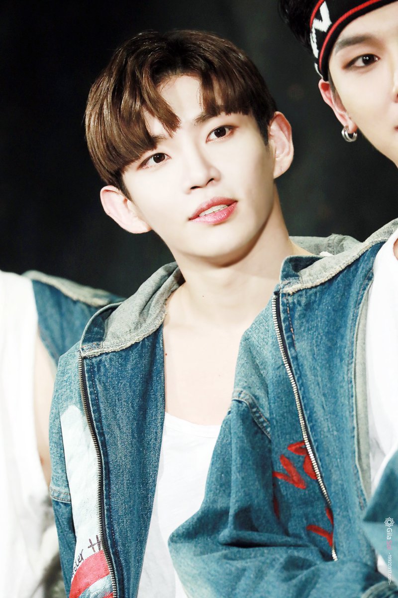 SOL_920917's tweet photo. 190410 K-Stage 2부 HQ
#14U #원포유 
#ESOL #이솔 #전재혁  #갓솔 
@14U_official_ @14U_JP 

그냥 보고싶어. https://t.co/1R5ZUaWr3n