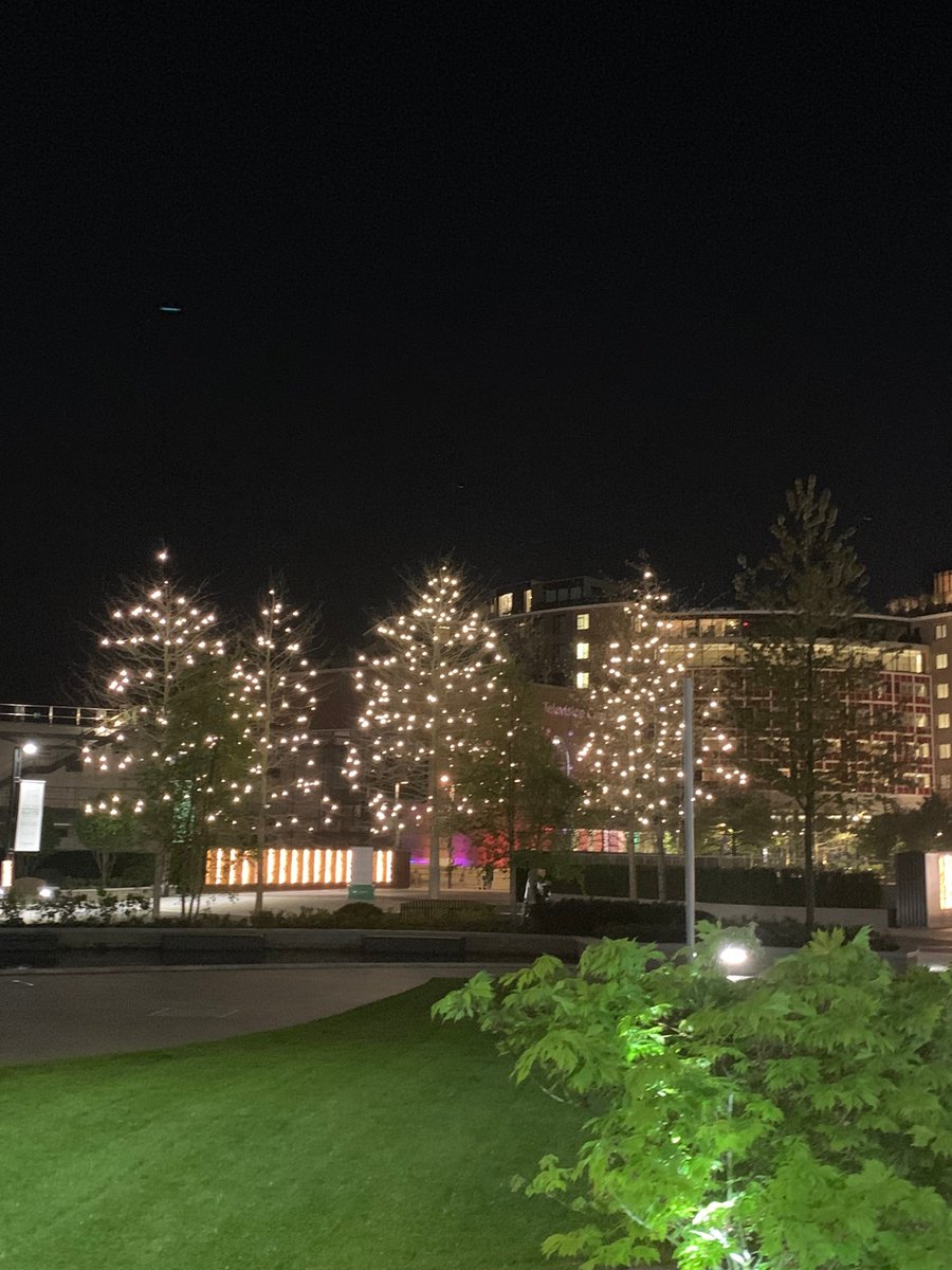 lumisphere's tweet photo. These New Lumisphere Orbical 8 LED tree lighting festoons installed by Wishbone Exterior Lighting are looking amazing by the BBC Television Centre at White City, London! #lighting #lightingdesign #LED #treelighting #London Photo credits: Wishbone Exterior Lighting @Wishboneinfo https://t.co/CDo27zlbus