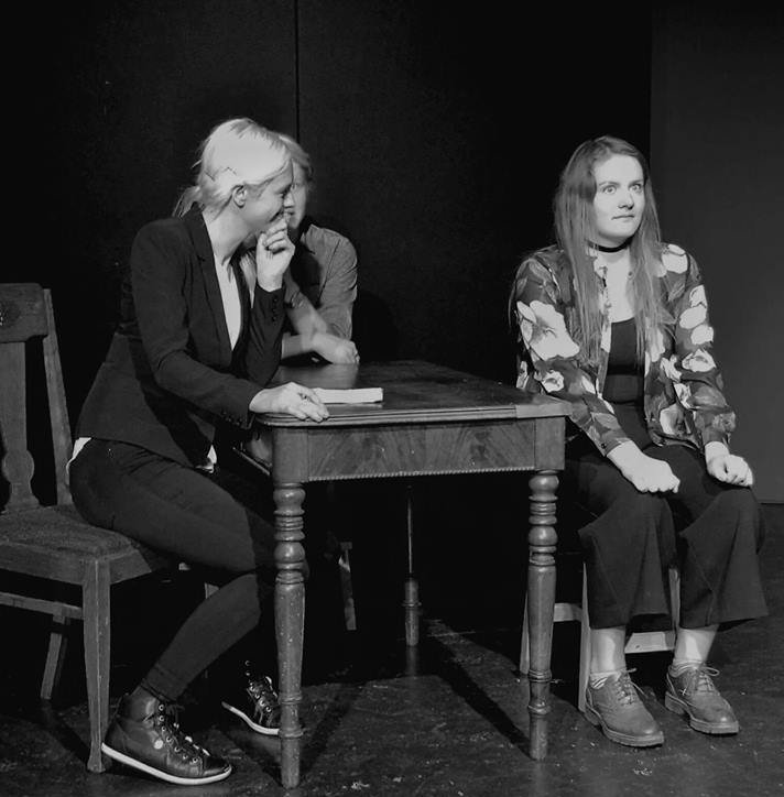 Gbgimpro's tweet photo. 🌻Imorgon fredag spelar vi Halvklart! 🌻
Hälften manus - hälften impro = samtidigt! :D
Boka biljetter till denna spännande föreställning!
🎭 https://t.co/iM4kMoEuB2 🎲
#gbgimpro #redbergsteatern #gbgftw #improvisationsteater #impro https://t.co/gGStALLCKO