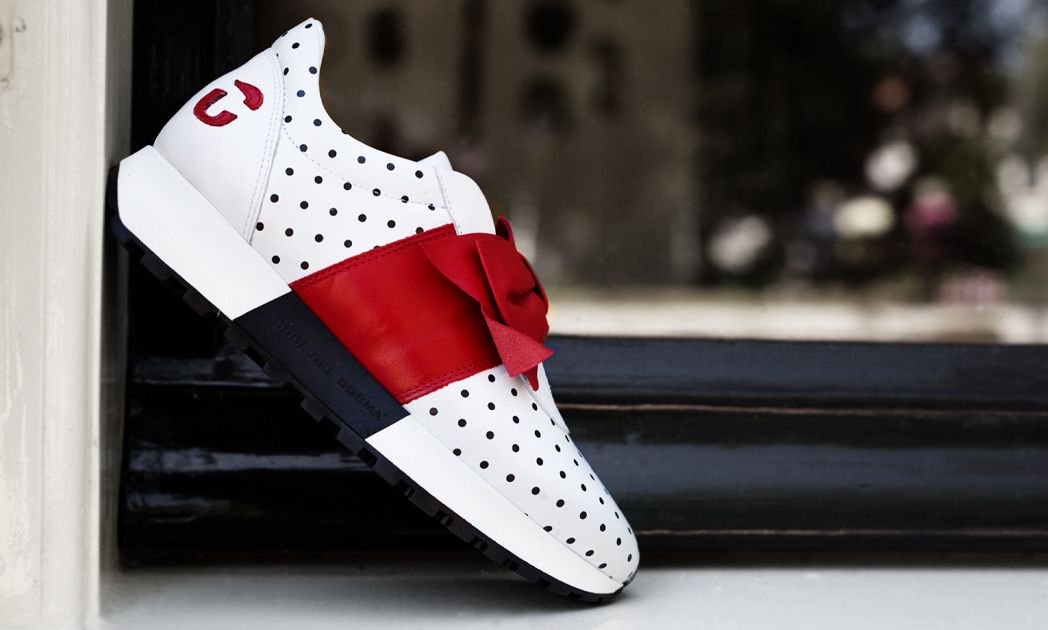 Looking for the perfect Mother’s Day gift? The Alexis will give her what she deserves.
buff.ly/2WEjrkh

#ducadelcosma #golfshoes #sneakers #italian #design #lifestyle #luxuryfootwear #Mothersday #moms #perfectgift #fashionforward #newcollection #stylish