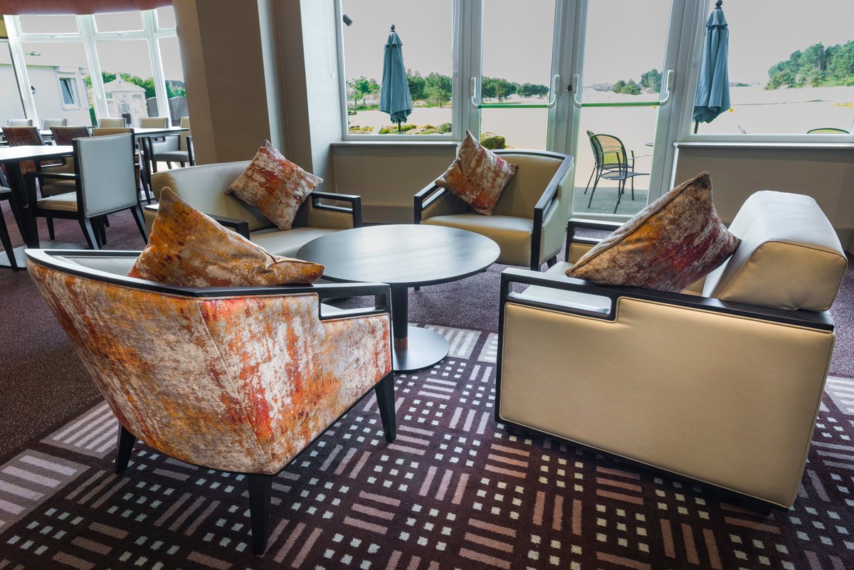 Dawnvale's tweet photo. We recently supplied and fitted a new bar and furnishings for this beautiful golf venue. @Hillside_GC
#GolfClub #GolfVenue #Furniture #FurnitureDesign #InteriorDesign #DesignAndFit #BarDesign #BarFitOut #Bar #BritishMasters #Golf https://t.co/JeKI5HNcE1