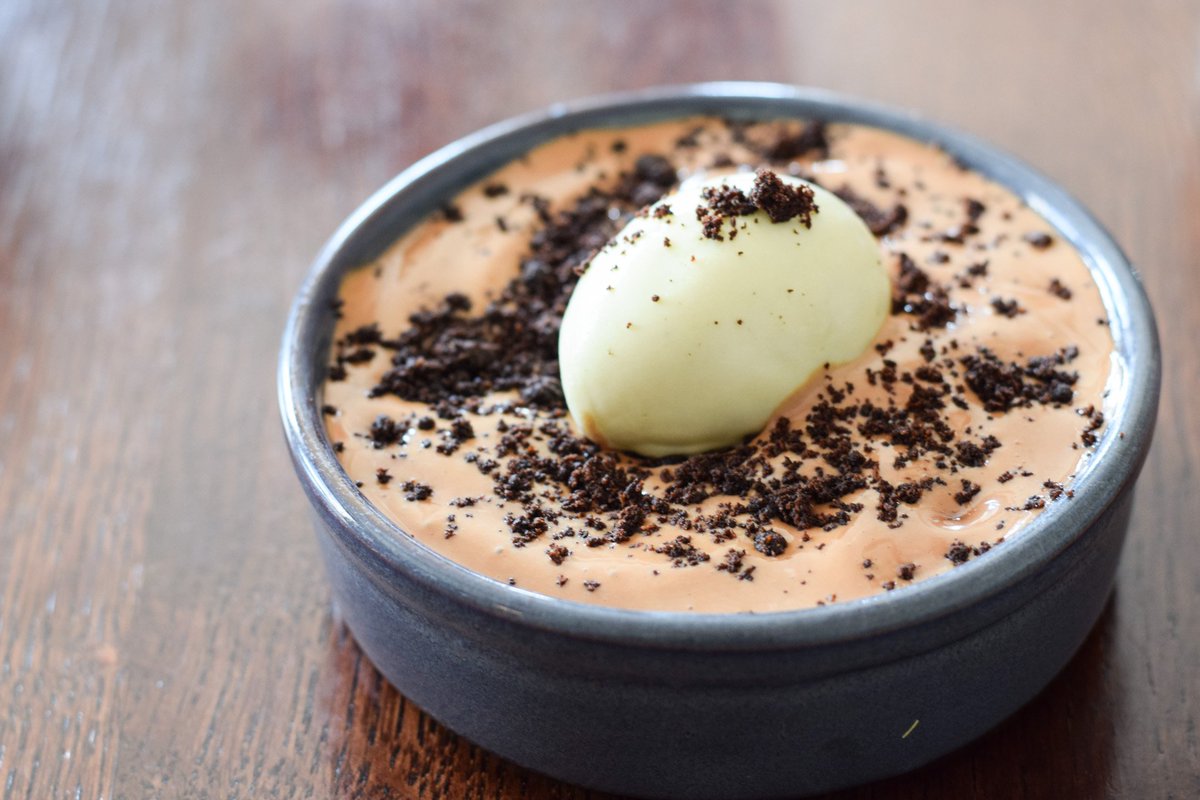 63TayStreet's tweet photo. Lee has created this delicious mint choc chip cookie with chocolate chip brownie and topped with a chocolate emulsion. It is a sweet sensation and available on the 4 courses for £22 menu! ❤️ #cookie #desserts #chefpics #fromthepass #sweetsensation https://t.co/JFrt6O4GEv