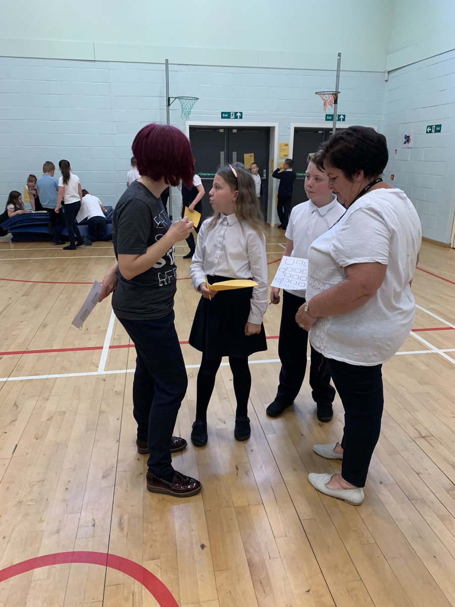 UGS_Numeracy's tweet image. Today we are at @TannochsidePS for a Titanic STEM &amp;amp; Numeracy project! Here are some of our action shots from the treasure hunt! #STEM #NumeracyNews