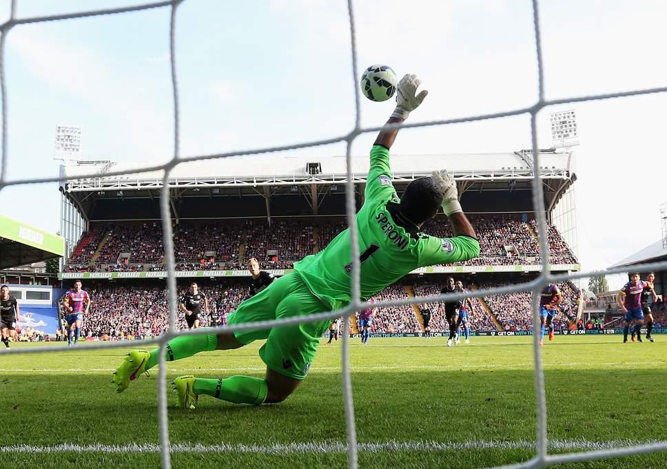 FYPFanzine's tweet photo. Julian Speroni is leaving Crystal Palace. 

We're gutted, but there are so many amazing memories. Julian has represented the club immaculately, has helped bridge the divide between fans and players, and is just the most lovely person. 

Thread. https://t.co/egYvaznuE5