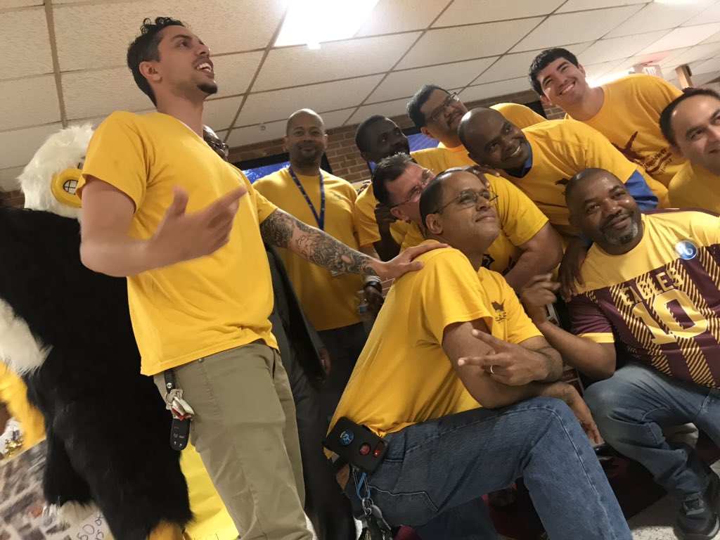 MoletteGreen's tweet photo. These teachers are posed! Thank you @DDEMSEagles for coming out early for #NBC4 #TeacherAppreciationWeek @nbcwashington https://t.co/1s6rhW9upA