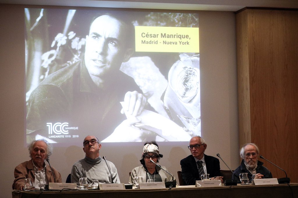 🗣Ayer se celebró en Madrid una reunión de destacados artistas y amigos de César Manrique en sus etapas de Madrid, Nueva York y Canarias. Un auténtico y emotivo homenaje organizado por el <a href="/CabildoLZ/">Cabildo de Lanzarote</a>

#Manrique100 

manrique100.es/2019/05/09/exi…

#Manrique100