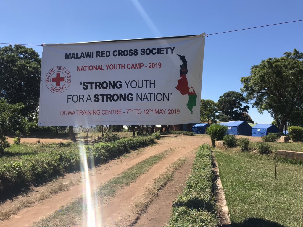 mariebjerre's tweet photo. #MRCS Secretary General and President just opened the first National #redcross Youth Camp ever in #Malawi. It’s the first #youth led activity they have attended - a big step for the empowerment of Youth. All 28 districts are represented. @MalawiRedCross @danskrodekors https://t.co/GlBp9PPIXS