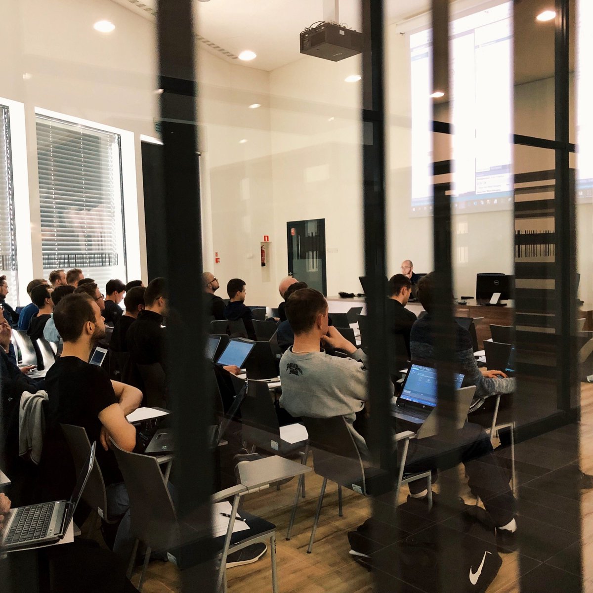 csharkpl's tweet photo. Michał Puente, nasz .NET Developer, swój pierwszy #meetup ma już za sobą! Mamy nadzieję, że wskazówki dotyczące technologii #dotNETCore, które dla Was przygotował okażą się przydatne. 😊
#dotNET #programowanie #programistadotnet #mintslash #cshark #expectmore @PWr_Wroclaw https://t.co/eERpVr1Gl8