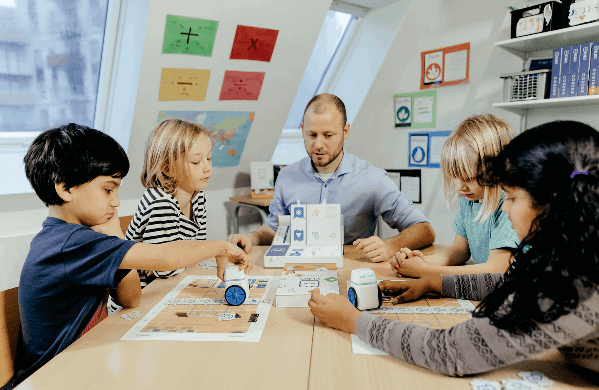 KUBO_Robot's tweet photo. We are making coding as easy as solving a puzzle!
Take your students from simple to advanced levels of programming with KUBO’s unique programming language🤗
Find our FREE lesson plans here 👉https://t.co/ElSrtGmiIo
#KUBOrobotics #coding #STEAM #STEM #Edtech https://t.co/BNCCwyILWN
