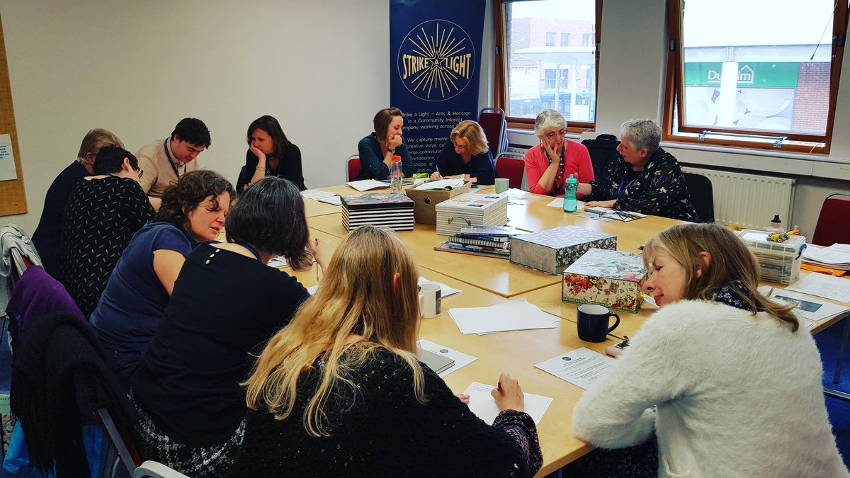 benge_nicola's tweet image. Delivering reminiscence training + library staff at Horsham Library @WSCCNews @WSCCLibraries

#horshamlibrary #sussexbythesea
#westsussex #reminiscence #training #libraries #librarian #heritageprofessional #Workingmum #activities
#worthing #womenledbusiness #cupoftea #horsham